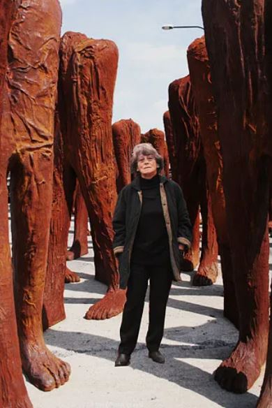 Google Doodle joyously commemorates the 93rd birthday of Magdalena Abakanowicz